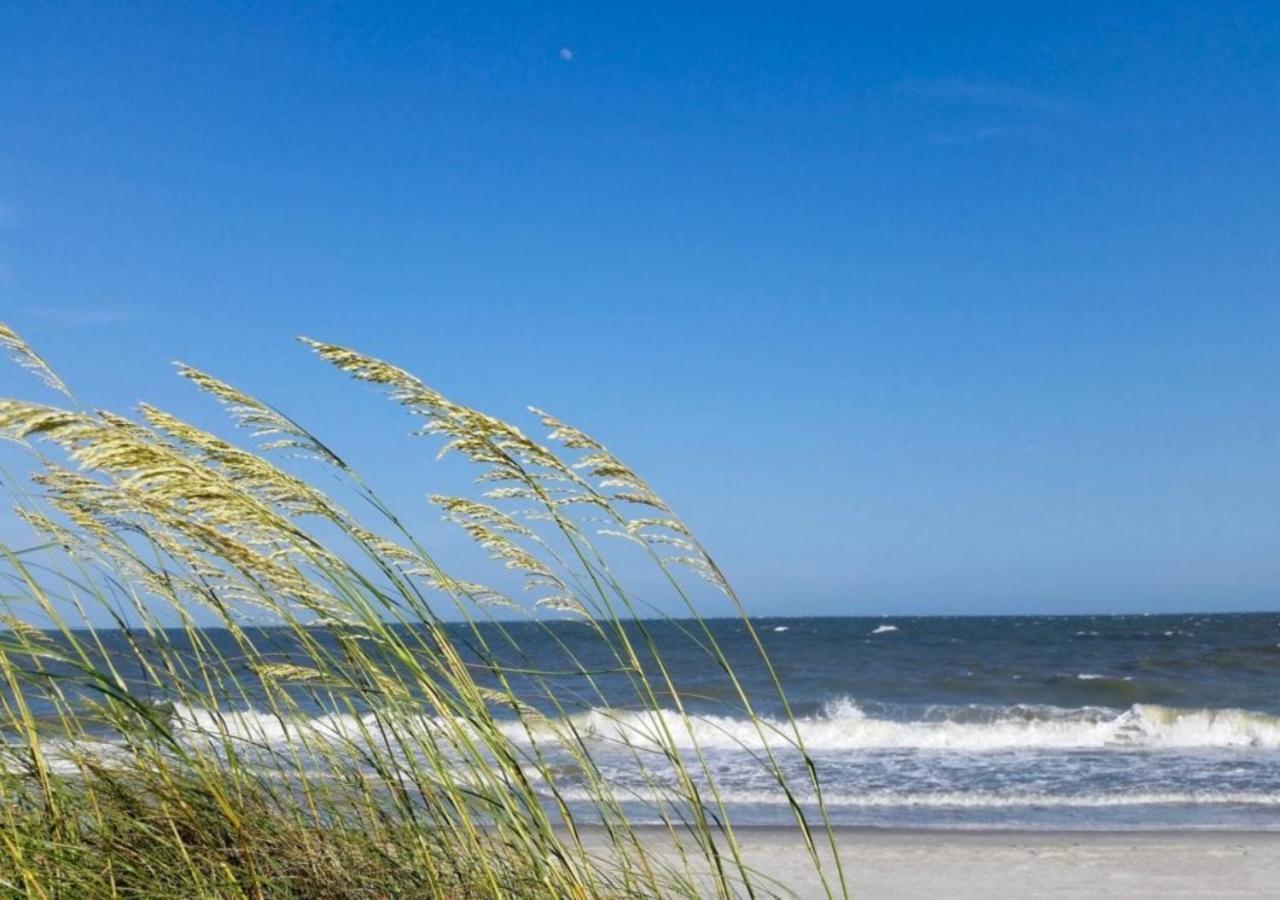 Ocean Dunes Villas: Beachfront Retreat with Heated Pool Hilton Head Island Exterior photo