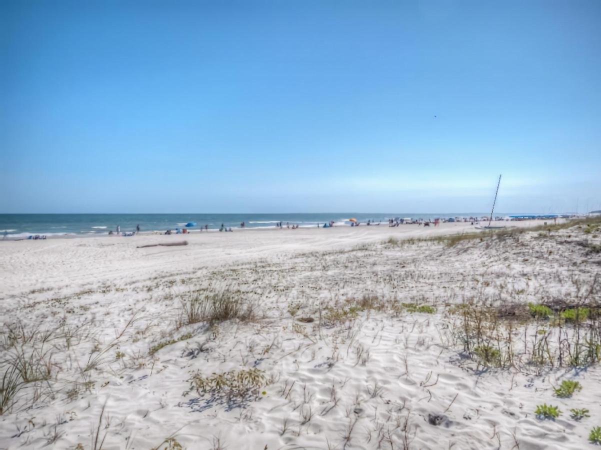 Ocean Dunes Villas: Beachfront Retreat with Heated Pool Hilton Head Island Exterior photo